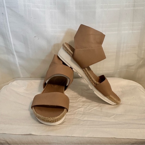 Eileen Fisher Wedge Sandals - Picture 10 of 13